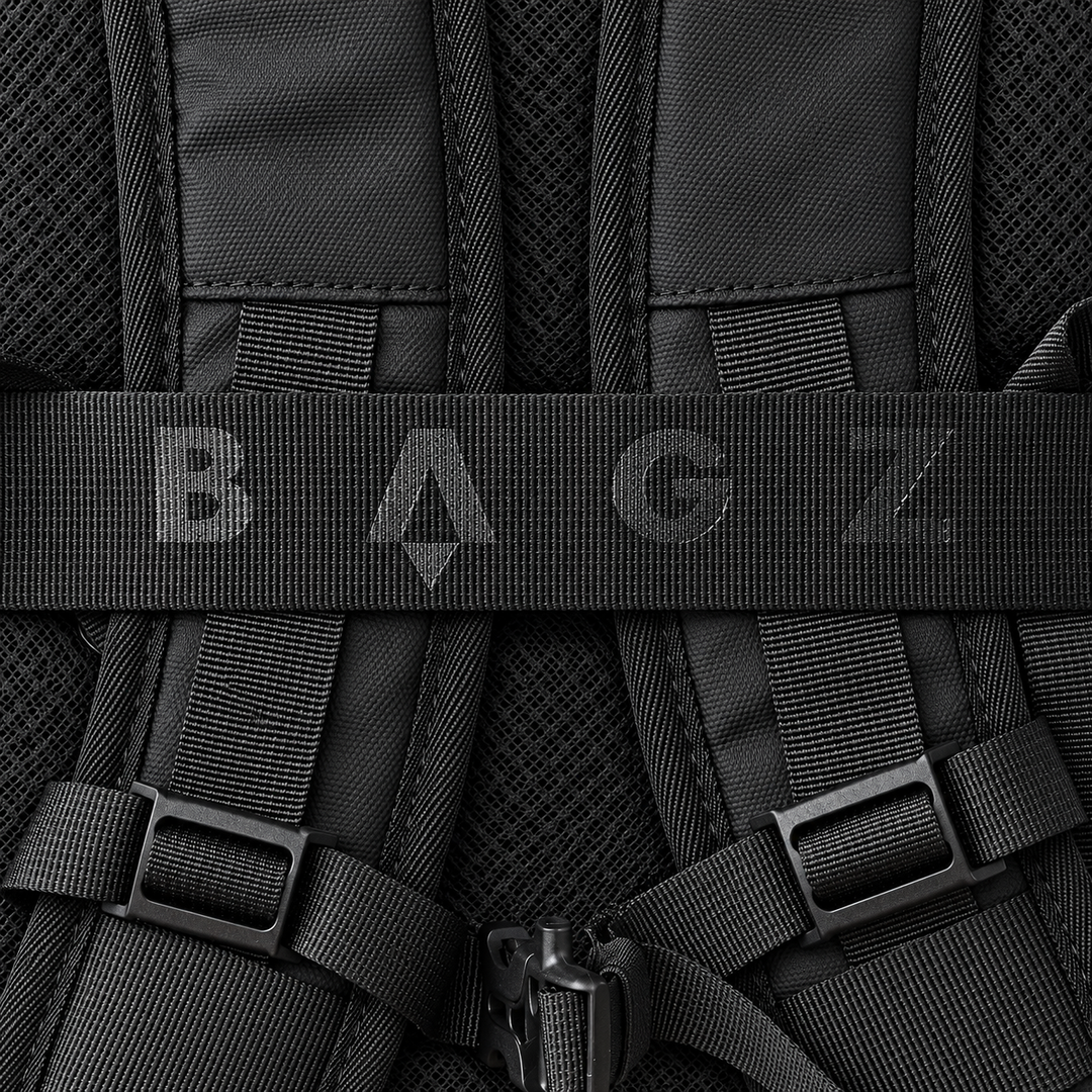 Mochila de viaje Montreal negra 59L comprimible – Bagz, vista 12