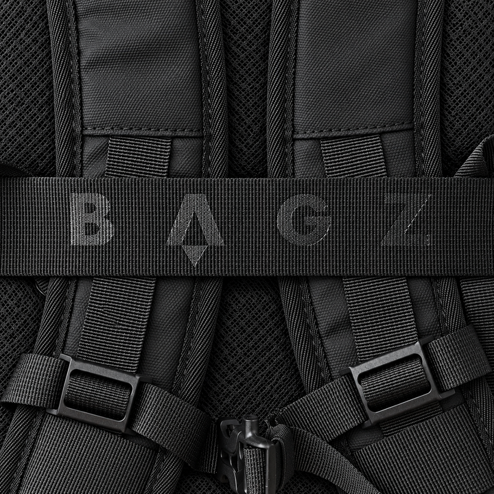Mochila de viaje Montreal negra 59L comprimible – Bagz, vista 12